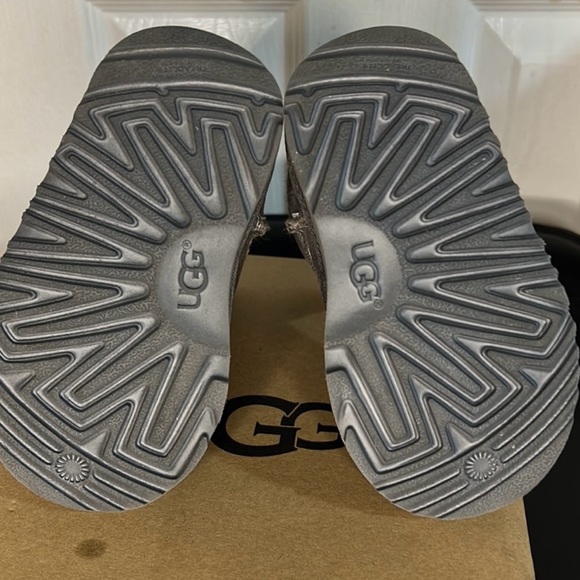 Toddler Ugg boots - Picture 6 of 7
